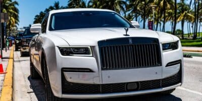 Rolls-Royce Ghost vs Phantom: How to Choose the Right Sedan for You